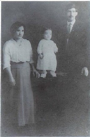 Annunciata Catherina (Costanzo) & Guiseppe Ietto with Valerio “Bill” Ietto around 1916